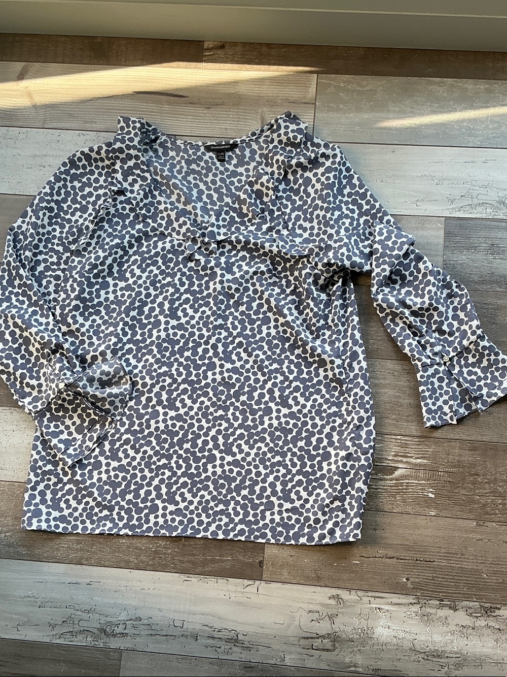 Banana Republic Grey and White Polka Dot Ruffle Blouse L
